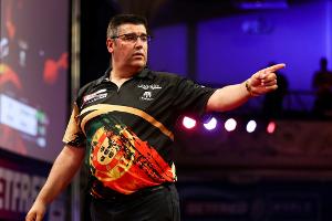 Ex-Weltmeister Price meistert Auftakthürde