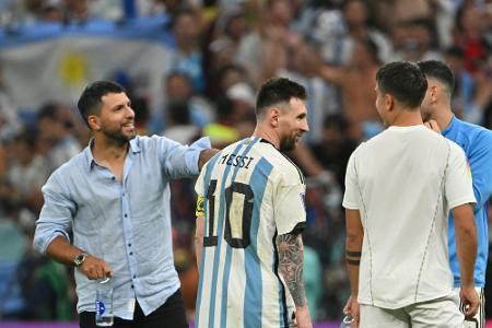 Argentiniens Edelfan Aguero gewinnt Wette auf Messi