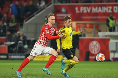 Schalke leiht Tauer von Mainz aus