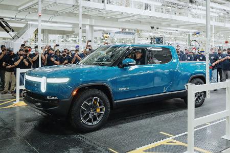 09/2021, Rivian R1T Erstes Serienauto rollt vom Band