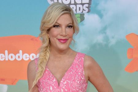 Wegen Atemnot: Tori Spelling liegt im Krankenhaus