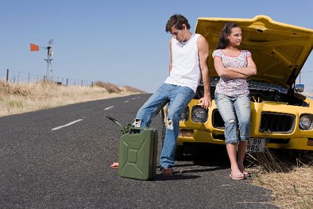 Das sollten Sie beim Nachfüllen mit einem Benzinkanister beachten