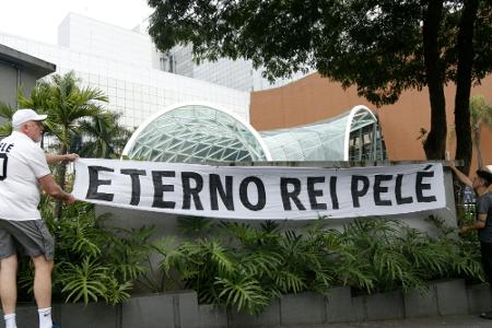 Pele wird am Dienstag in Santos beigesetzt