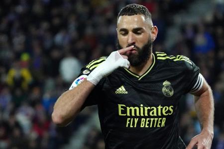 Benzema schießt Real spät zum Sieg