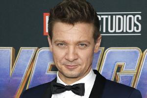Hollywood-Star Jeremy Renner weiter auf der Intensivstation