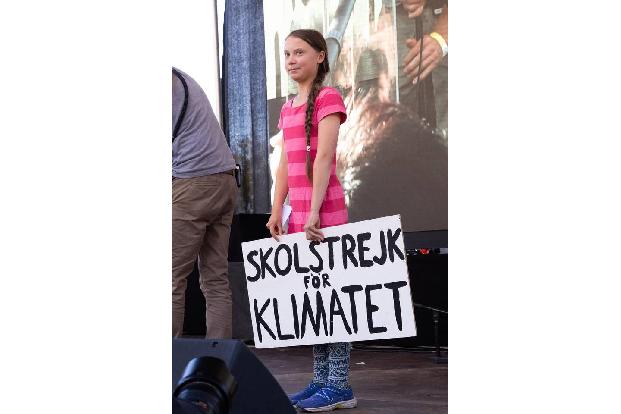 ...Schulstreik fürs Klima. Jetzt ist die Schwedin 20 Jahre alt und Galionsfigur einer weltweiten Bewegung, die die Politiker*innen der Welt zu entschlossenem Handeln in Sachen Klimawandel drängt.