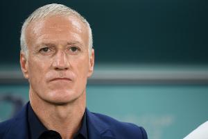 Deschamps bleibt Frankreichs Nationaltrainer