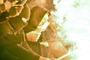 Zusammenstöße zwischen Neapel- und Rom-Fans