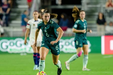 Oberdorf und Popp in Vorauswahl zur Weltfußballerin