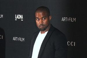 Verdächtiger Ring: Ist Kanye West wieder verheiratet?