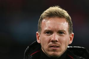 Blind debütiert: Bayern mit wildem Remis gegen Salzburg