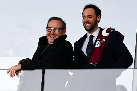 Preis für Lebenswerk: Kevin Spacey zeigt sich in Italien im Stadion