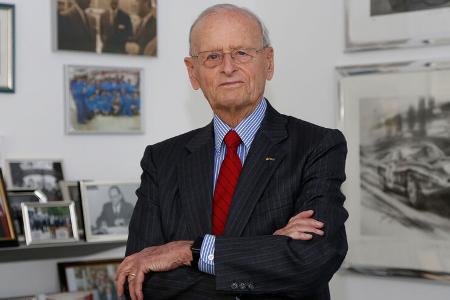 Carl H. Hahn (1926-2023)