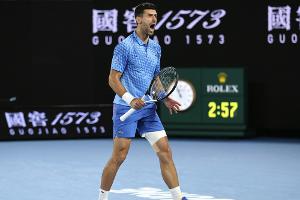 Djokovic in Melbourne in Runde drei