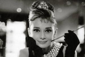 Audrey Hepburn: So wurde die Schauspielerin zur Stilikone