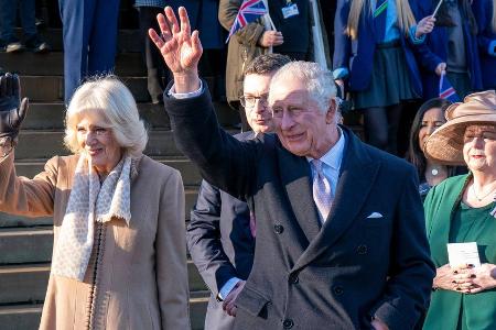 König Charles III.: Seine erste Zugreise als König