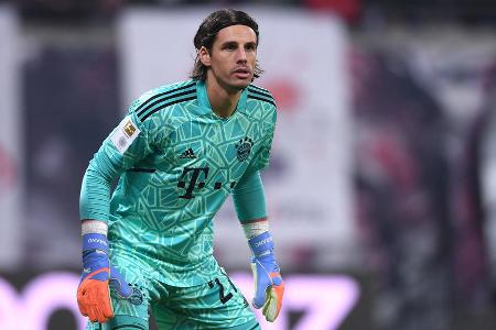 FC Bayern - TOR: Yann Sommer - Note: 3,0 - Kam kurz nach der Vertragsunterschrift bei den Bayern direkt zu seinem Debüt. Hielt die Distanzschüsse von Forsberg (22.) und Olmo (54.) sicher. Ansonsten lange Zeit ohne echte Prüfungen. In der Absprache mit den Vorderleuten gibt es noch etwas Luft nach oben.