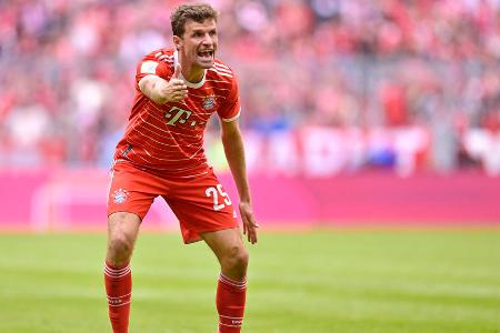 Thomas Müller (ab 82.) - ohne Bewertung - Kam erst kurz vor dem Ende in die Partie und übernahm seine angestammte Position im offensiven Mittelfeld. Hatte erst in der Nachspielzeit noch einen Abschluss.