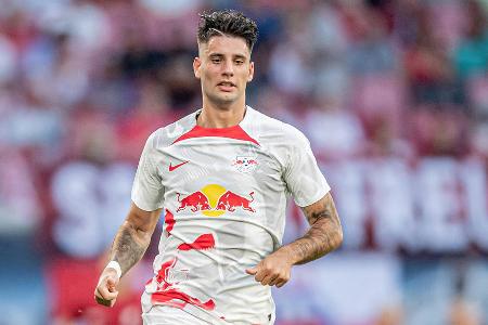 Dominik Szoboszlai - Note: 2,5 - Spielte seine Szenen im Zehnerraum vor der Pause nicht mit der nötigen Präzision aus. Leistete sich dort insgesamt viele Unkonzentriertheiten, wurde nach dem Seitenwechsel aber besser. Legte mit einem verunfallten Kopfball das 1:1 auf. Per Konter später auch sonst sehr gefährlich.