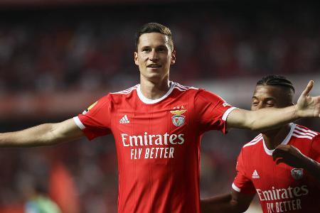 Zahlreiche Überraschungen: Dieses Stars spielen nur auf Leihbasis - Was haben Julian Draxler, Romelu Lukaku, Mauro Icardi gemeinsam? Sie gehen seit Sommer für neue Klubs auf Tore-Jagd. Doch das ist nicht das Einzige: Denn die prominenten Neuzugänge sind lediglich auf Zeit verpflichtet worden. Diese Top-Stars spielen derzeit 'nur' auf Leihbasis: