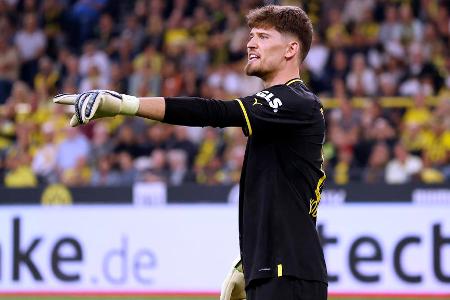 BVB - TOR: Gregor Kobel - Note: 3,5 - War beim Gegentreffer durch Lee nicht komplett frei von Schuld (2.). Holte sich ansonsten die freien Bälle, musste auf der Linie aber nur selten eingreifen. Hielt den unplatzierten Abschluss von Fulgini (74.). Viel mehr gab es nicht zu tun.