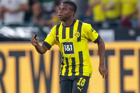 ANGRIFF: Youssoufa Moukoko (bis 62.) - Note: 4,5 - Fand ganz selten Räume im Rücken der gegnerischen Abwehr. Nutzte seine Aktionen dort aber nicht konsequent. Vergab eine Großchance leichtfertig (7.). Hatte bei der Adeyemi-Chance seine Beine im Spiel (14.), fand ansonsten kaum Bindung zum Spiel.