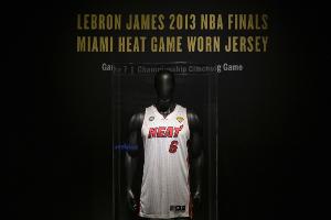 NBA: James-Trikot für 3,7 Millionen Dollar versteigert