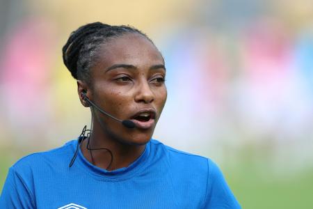 Sechs Festnahmen nach Beleidigung von Schiedsrichterin