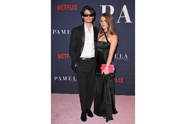 Pamelas Sohn Dylan Jagger Lee hatte seine Freundin Paula Bruss mitgebracht.