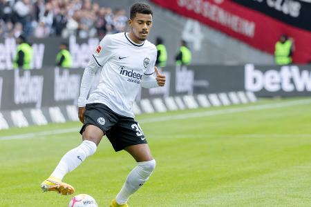 Ansgar Knauff - Note: 4,5 - Ließ in beiden Spielphasen Luft nach oben. Verlor defensiv zu leicht die Duelle und fehlte beim 0:1 auf seine Seite komplett. Setzte mit seinen Sprints offensiv vereinzelt Nadelstiche, erlaubte sich aber auch viele Fehlpässe.