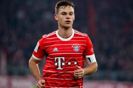 MITTELFELD: Joshua Kimmich - Note: 2,5 - Knackte die Frankfurter Abwehr punktuell mit feinen Zuspielen hinter die Kette. Zeigte in der Rückwärtsbewegung hohen Einsatz. Kam zwar nicht in jeder Szene entscheidend dazwischen, war trotzdem ein wichtiger Faktor in der Konterabsicherung.