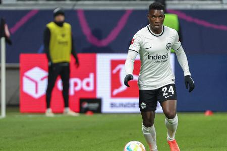 MITTELFELD: Aurelio Buta - Note: 3,5 - Spielte seinen Part mit der nötigen taktischen Disziplin und schob stets konsequent in der Abwehr durch. In Eins-gegen-eins-Situationen zwar nicht so stark. Leistete gegen Davies aber oft entscheidende Gegenwehr.