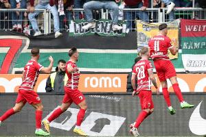 Berisha beglückt Augsburg: Nächster Dämpfer für Leverkusen