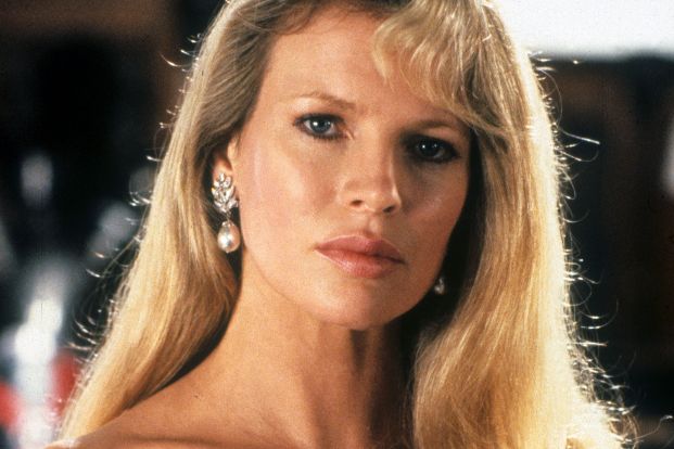 kim basinger 1989