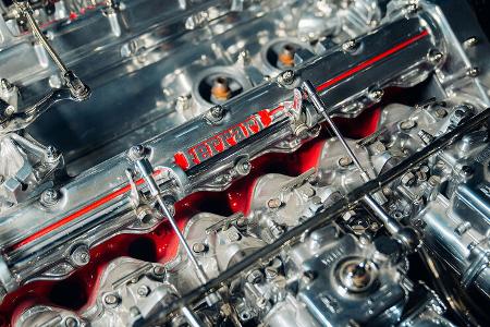 Ferrari V12-Motor als Tisch
