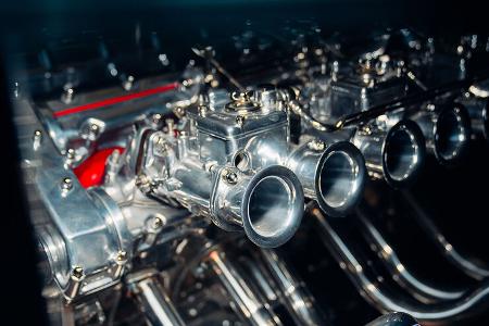 Ferrari V12-Motor als Tisch