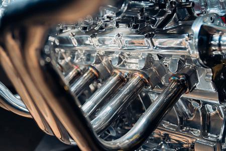 Ferrari V12-Motor als Tisch