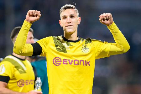 Nico Schlotterbeck - Note: 1,5 - Spielte eine tolle Partie, in der er das wichtige 1:0 vorbereitete. Defensiv ohne Fehler und dafür mit einem guten Zusammenspiel mit Süle. In Zweikämpfen teilweise aber zu rabiat und unvorsichtig.
