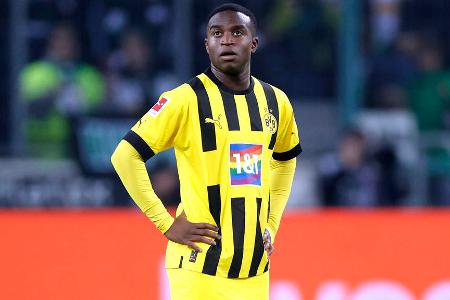 ANGRIFF: Youssoufa Moukoko (bis 28.) - Note: 4,5 - Musste bereits früh wegen einer Verletzung runter. Wirkte in seiner kurzen Einsatzzeit nicht ganz bei der Sache. Wurde von der Bremer Dreierkette abgemeldet.