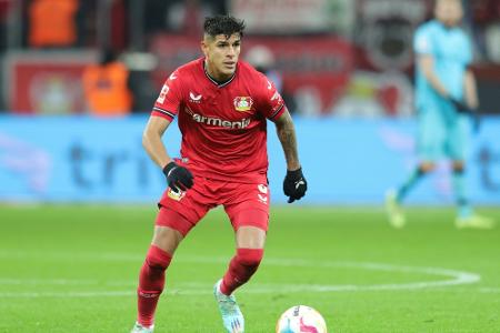 Bayer verlängert mit Abwehrspieler Hincapie bis 2027