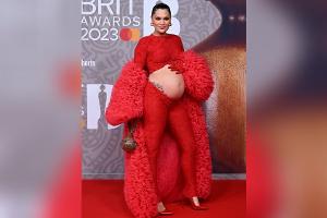 Brit Awards: So schön präsentiert Jessie J ihren Babybauch