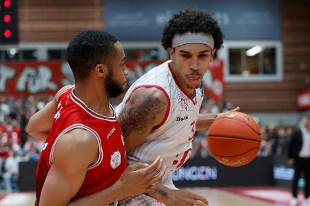Basketball: Bonn bleibt an Alba dran - Bayern souverän