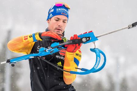 Simon Schempp (aktiv von 2009 bis 2021) - Der Botschafter des Vereins 'Athletes for Ukraine' präsentierte zuletzt stolz mit seiner Freundin Franziska Preuß das neue Eigenheim, ein Holzhaus, das das Biathlon-Traumpaar in der Wintersport-Hochburg Ruhpolding baut. Schempp selbst widmet sich derzeit einem Wirtschaftsingenieur-Studium. Trainer möchte der frühere Weltmeister 'auf keinen Fall' werden, wie er in einer Medienrunde betonte.