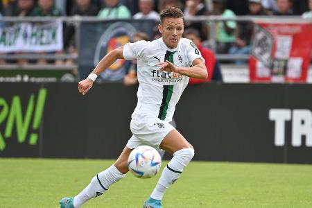 Hannes Wolf (bis 90.) - Note: 4,5 - War über weite Strecken der schwächste Offensivspieler seiner Farben. Verzettelte sich zu oft in in seinen Dribblings. Fiel auch im Kombinationsspiel ab. Blieb trotz aussichtsreicher Aktionen ohne zwingenden Torabschluss.