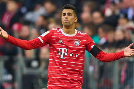 Joao Cancelo (ab 15.) - Note: 4,0 - Sorgte für die Umstellung auf Viererkette, besetzte seine Position auf der rechten Seite aber sehr offensiv. Versuchte, mit seinen Halbfeldflanken Impulse zu setzen. Fand aber zu selten die Mitspieler. Defensiv über weite Strecken zu passiv unterwegs.