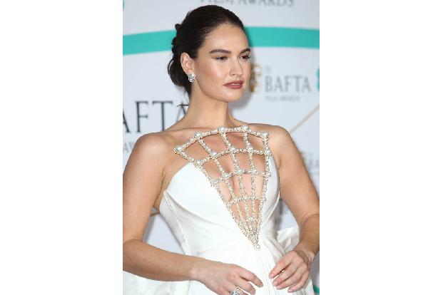 ...Schauspielerin Lily James...