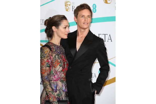 ...wie Eddie Redmayne (hier mit seiner Frau Hannah Bagshawe), der sich in der Kategorie...