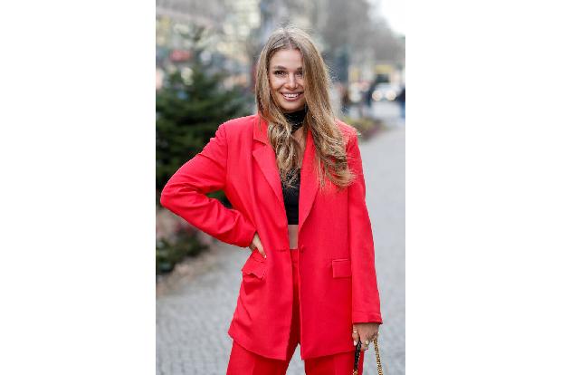 Auch ihr Besuch einer Klimakonferenz, die im September 2022 in New York stattfand, brachte ihr statt Bewunderung hauptsächlich Ärger ein: Mit dem Flieger anreisen, um täglich in neuen Outfits zu posie ...