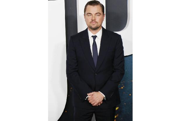 Leonardo DiCaprio ist einer der Hollywoodgrößen, die sich lautstark für das Klima einsetzen. Doch dass er gleichzeitig mit dem Privatjet durch die Gegen düst, gibt seinen Gegner*innen Grund genug, gar ...