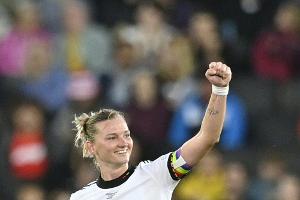 125. Länderspiel: Popp zieht mit Voss-Tecklenburg gleich